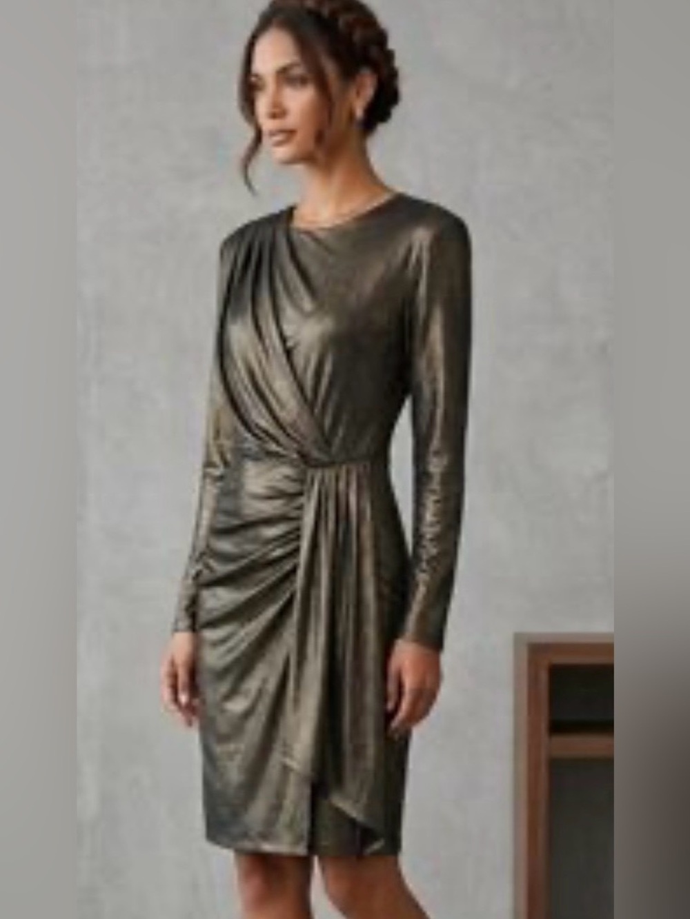 Vince Camuto Metallic Gold Draped
Sheath Dress. ZB14